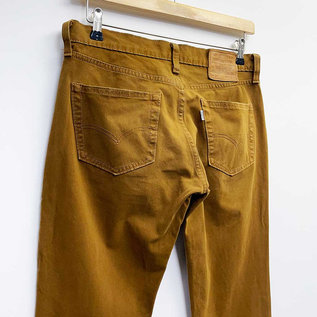 levis2256-4